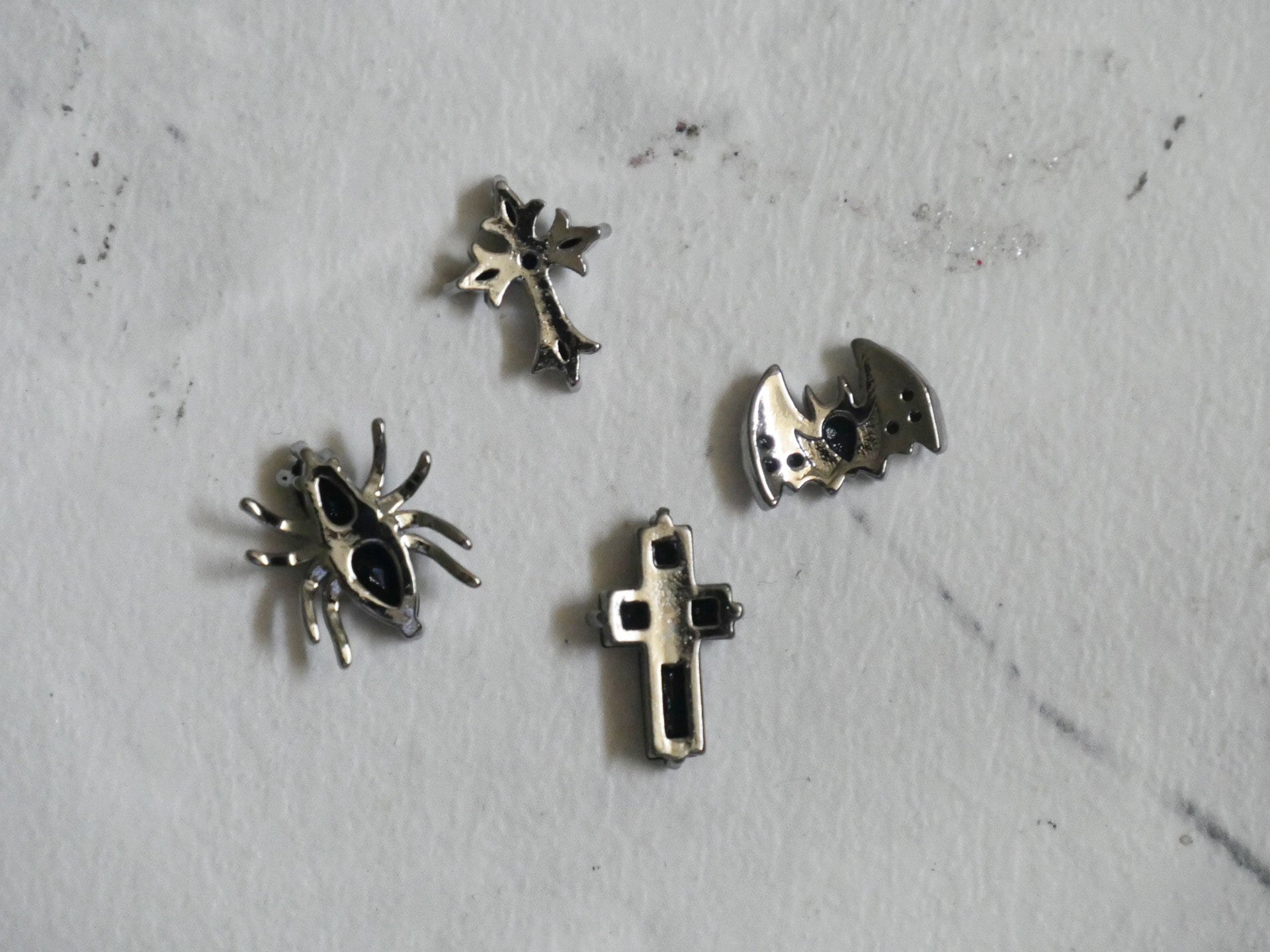 4pcs Black Zircon Spider Cross Bat Nail Decals/ Spooky Darkness Witch Nail DIY/ Horror Party Halloween 3D Punk Nail Jewelry Charms